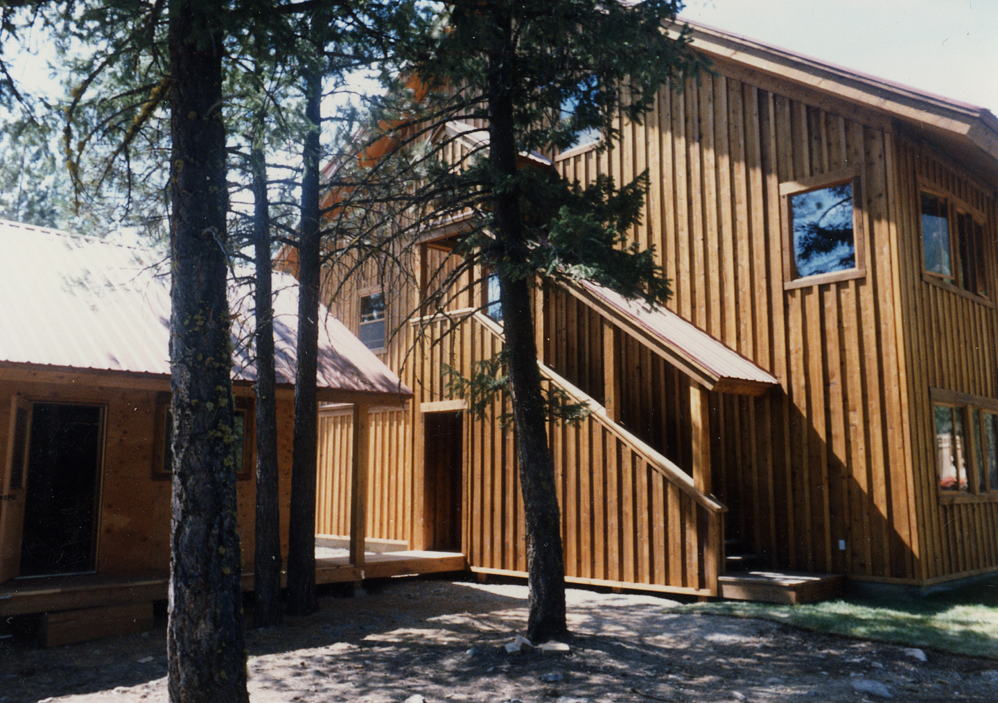 WESTERN RED CEDAR BOARD AND BATT SIDING