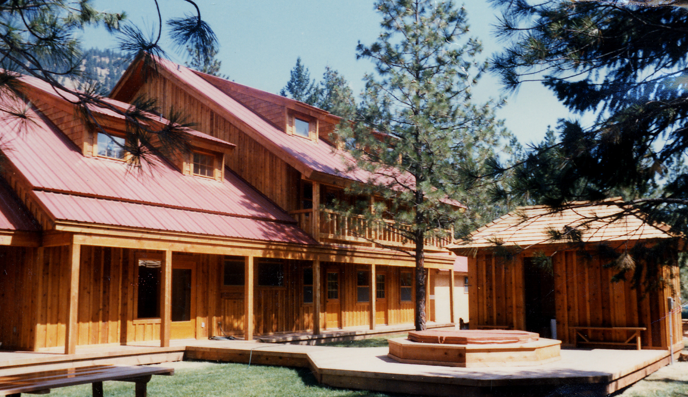 WESTERN RED CEDAR BOARD AND BATT SIDING